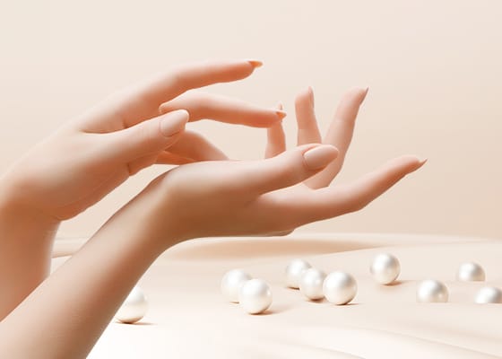 肌を美しく見せる光拡散パール配合